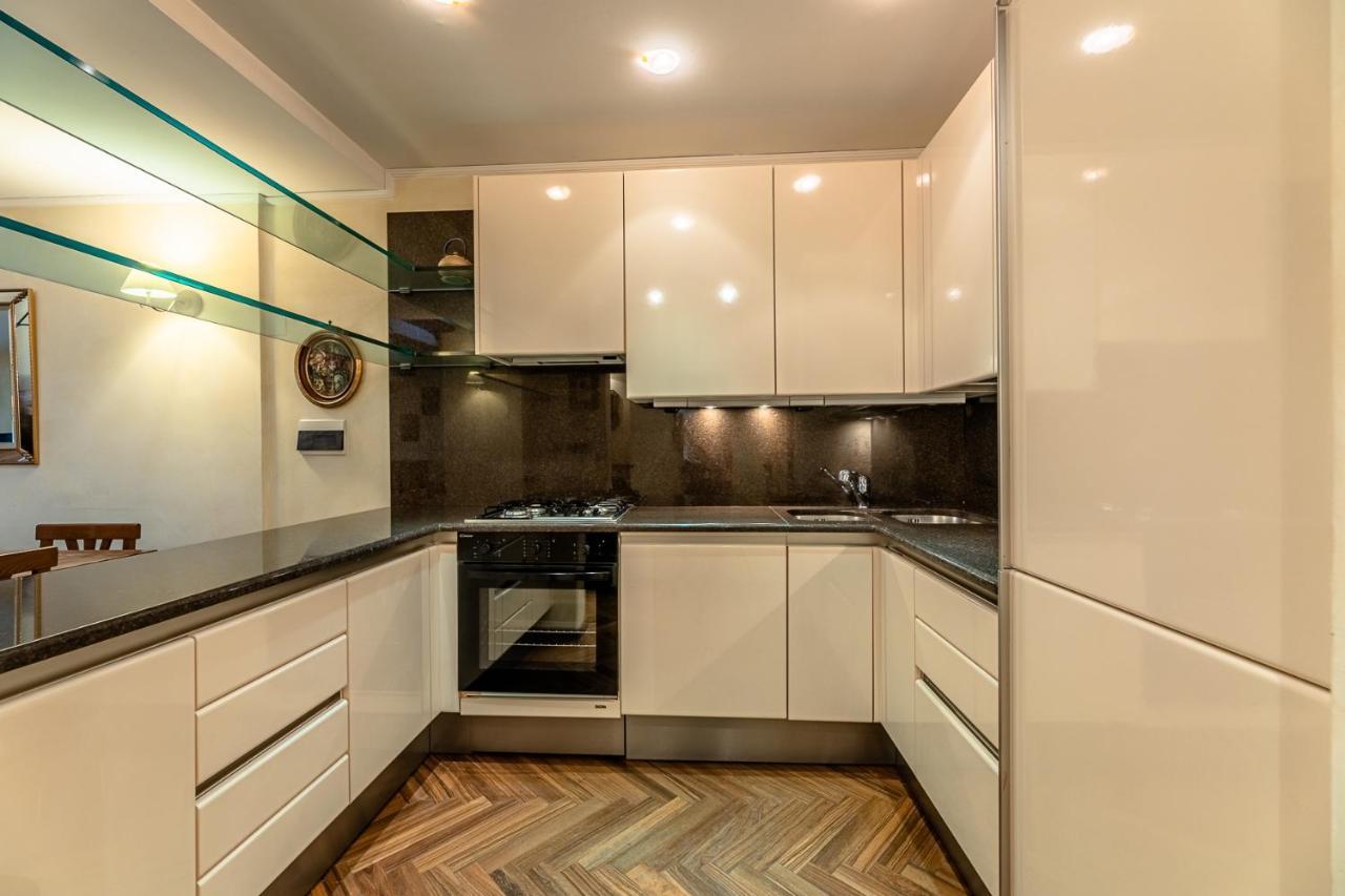 Dimora Lucrezia Apartment Savona Luaran gambar