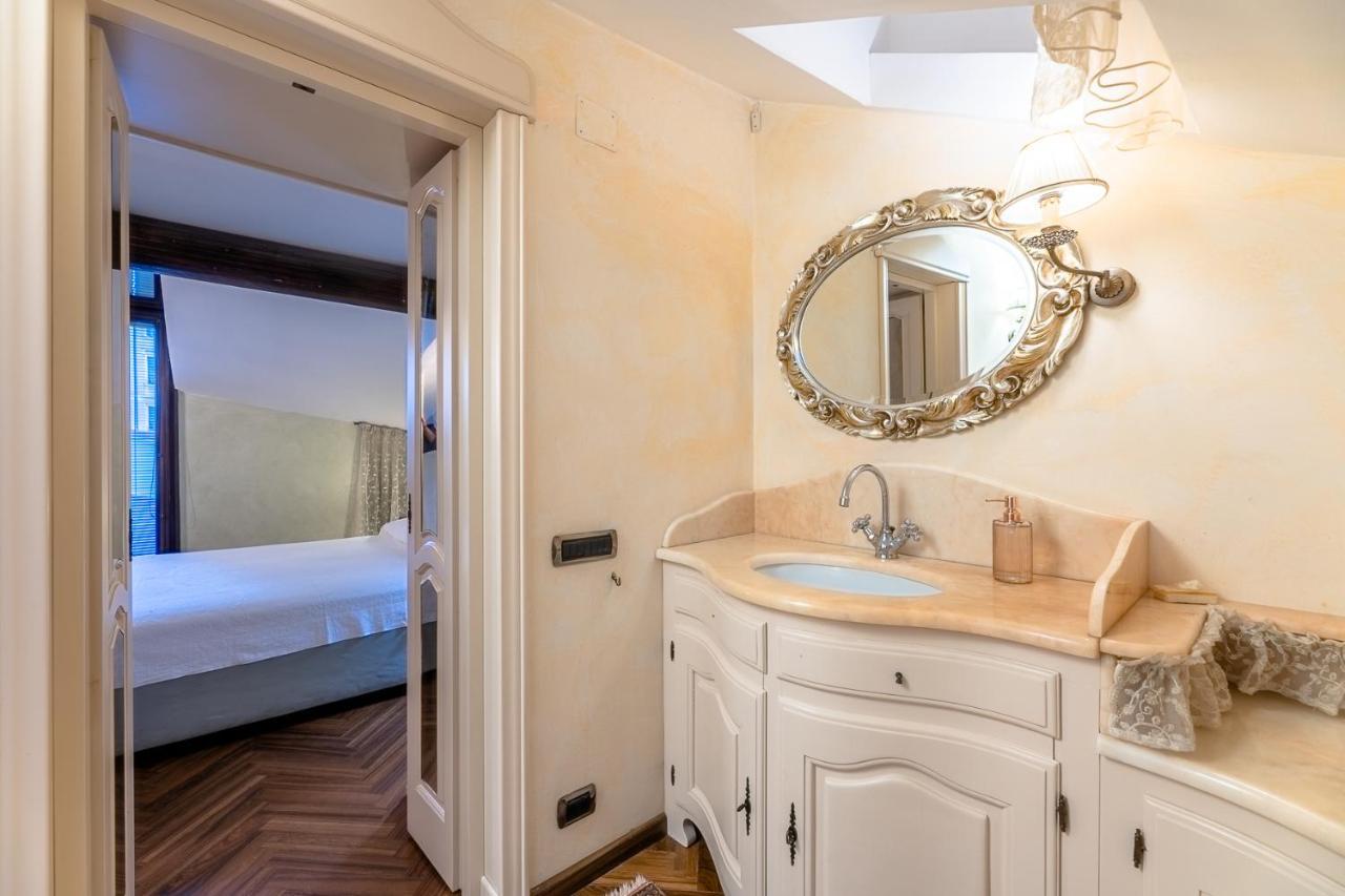 Dimora Lucrezia Apartment Savona Luaran gambar