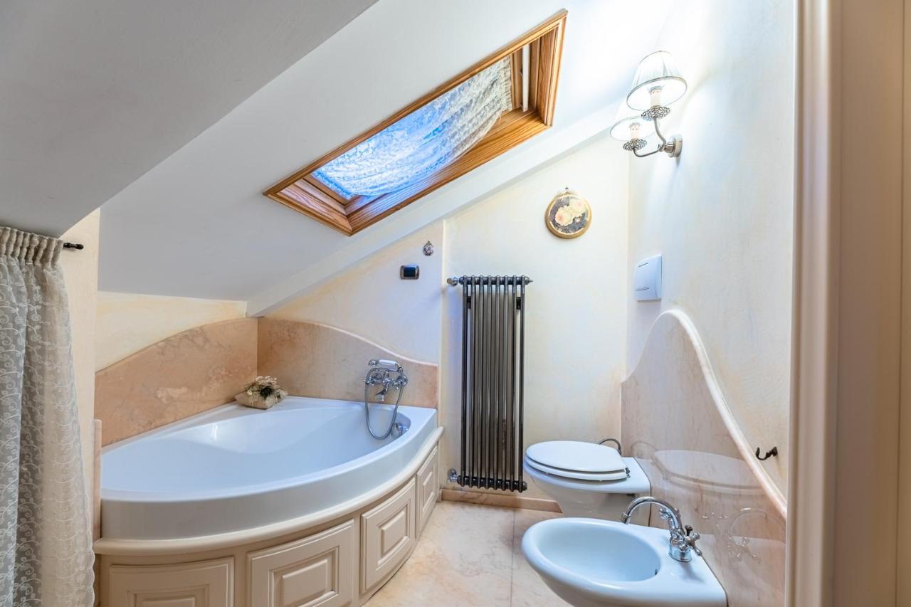 Dimora Lucrezia Apartment Savona Luaran gambar